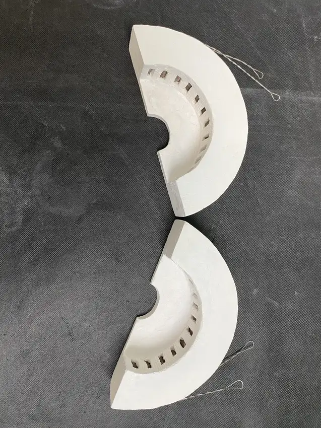 Two-part curved furnace chamber with resistance-wire grooves and external leads