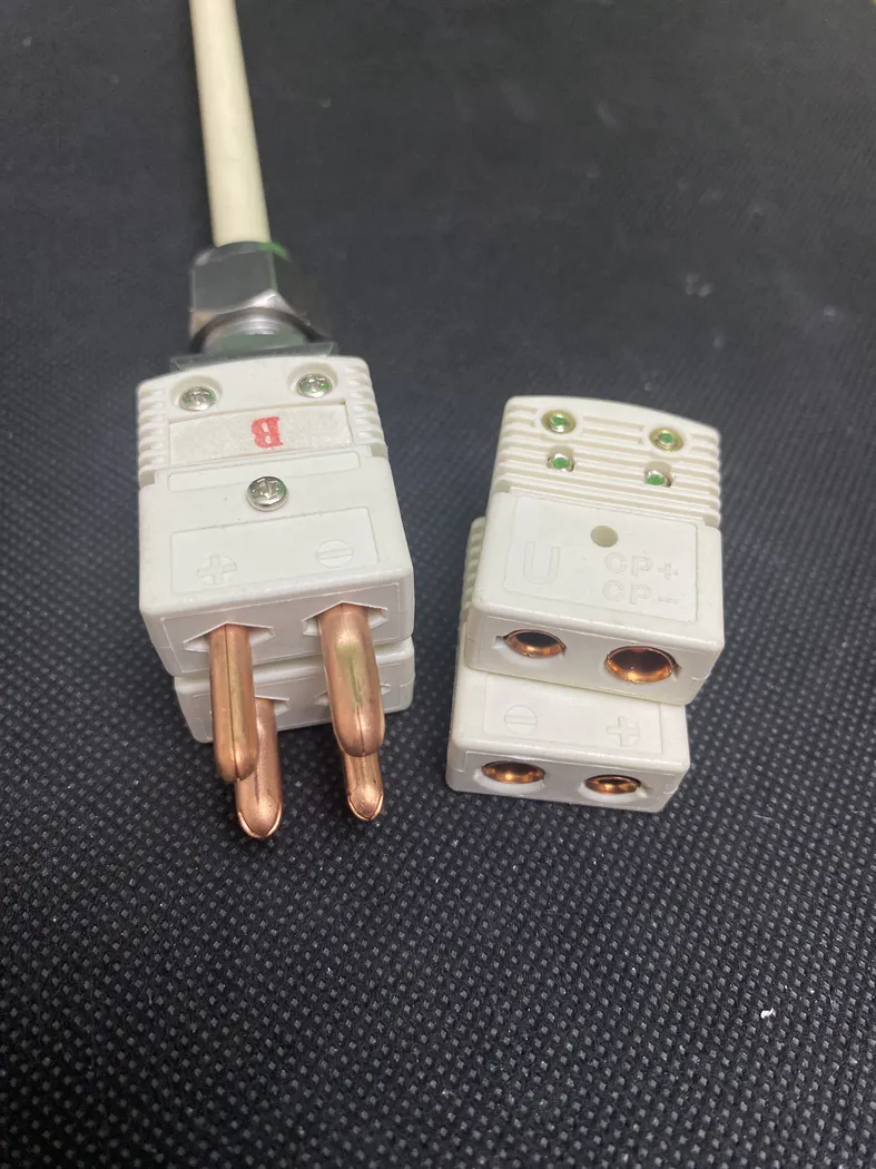Thermocouple probe and miniature plug connection detail